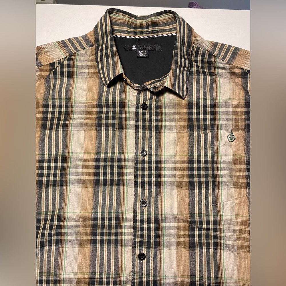 Volcom Men’s Button Down - Picture 2 of 7